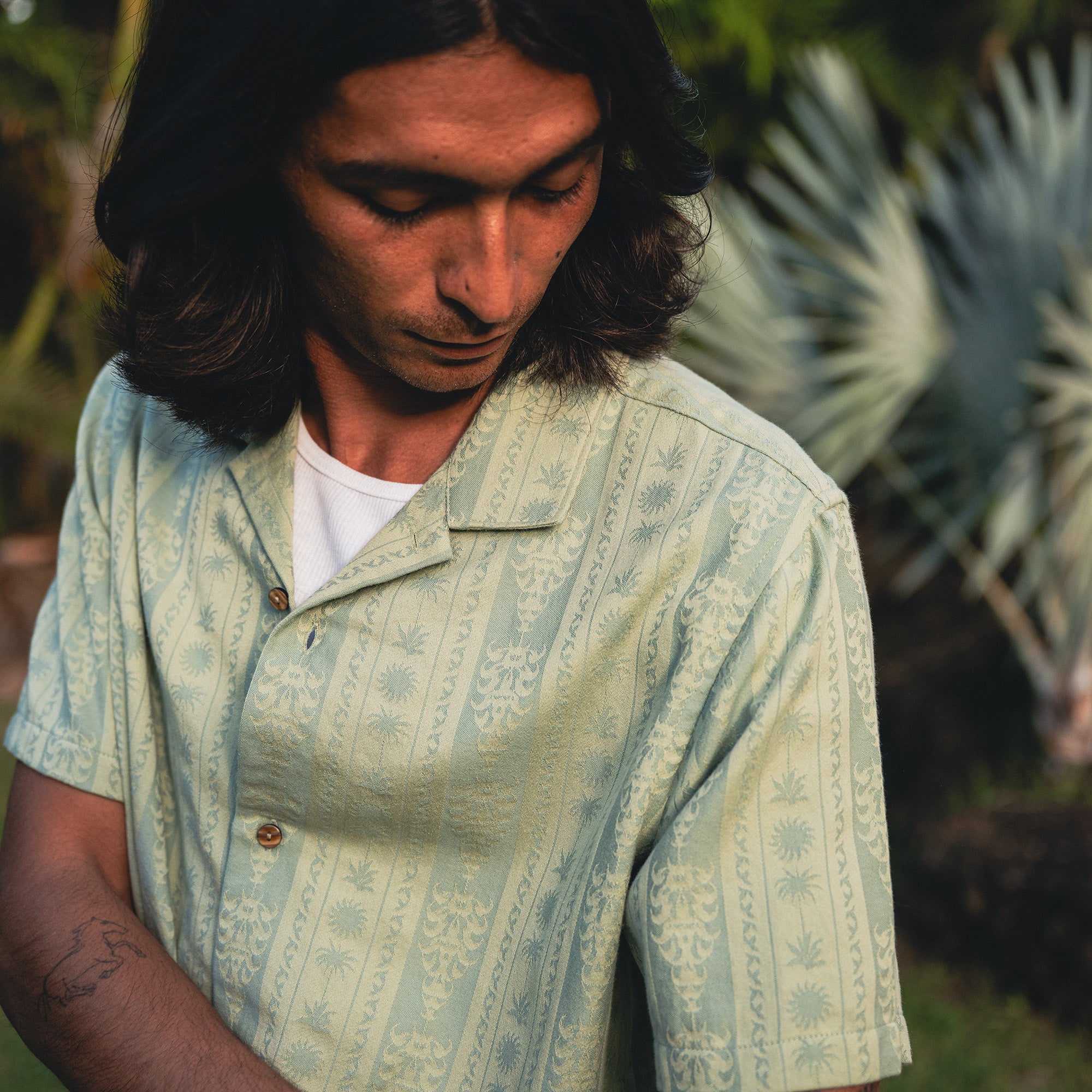 Adventure-ready Roark Gonzo short sleeve button-up shirt featuring a unique pattern, ideal for travel and outdoor activities.