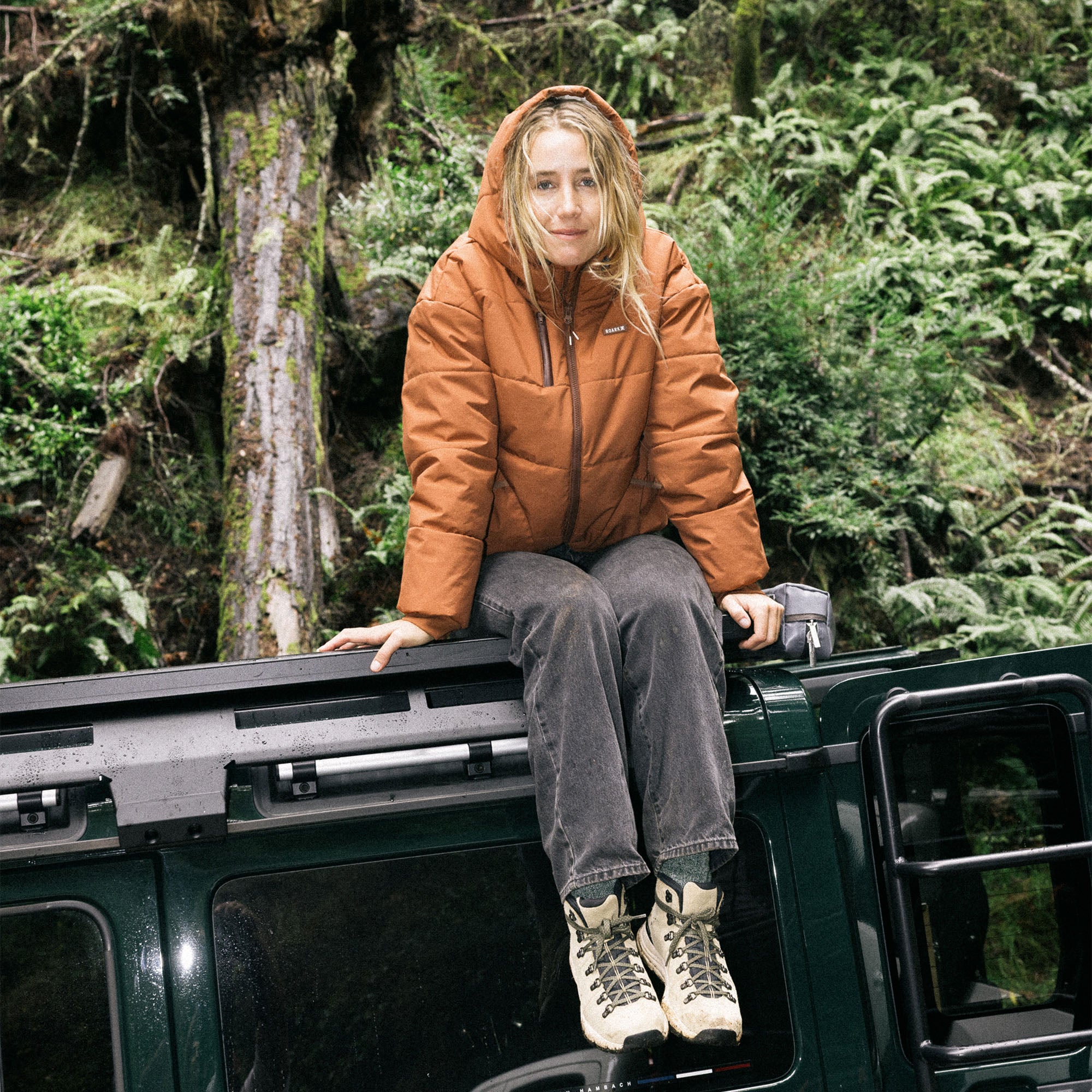 Stylish Roark Hokkaido Puffer Jacket with hood, designed for winter adventures and protection against the wind.