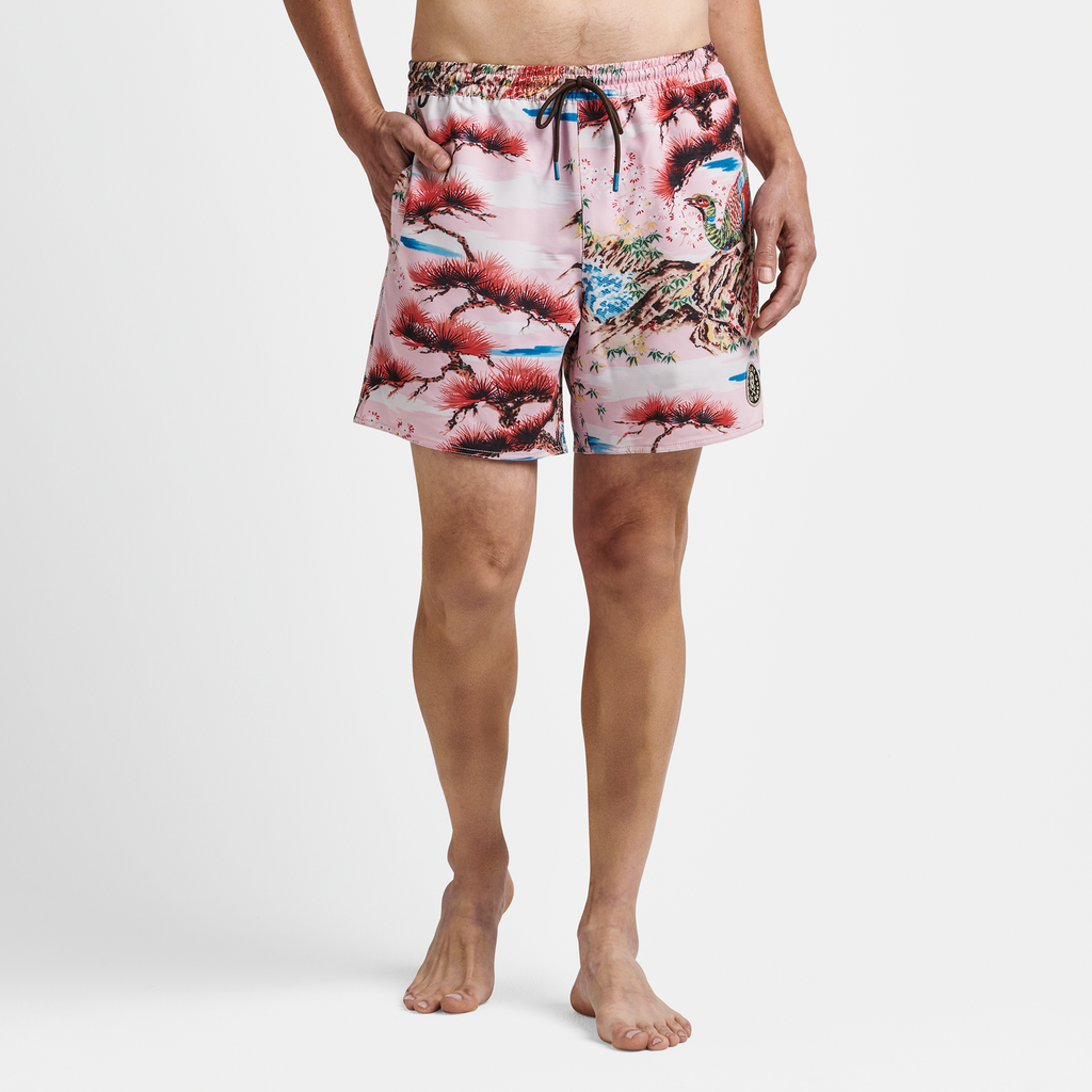 The model of Roark men's Shorey Boardshorts 16" - Pink Cherry Blossom Big Image - 2