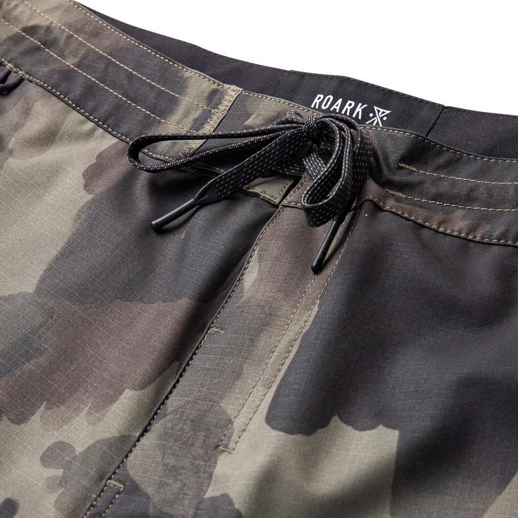 Venture Hybrid Trunk in Camo – Roark