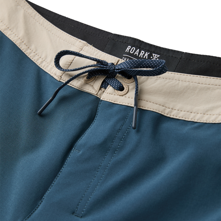 Passage Boardshorts in Navy – Roark