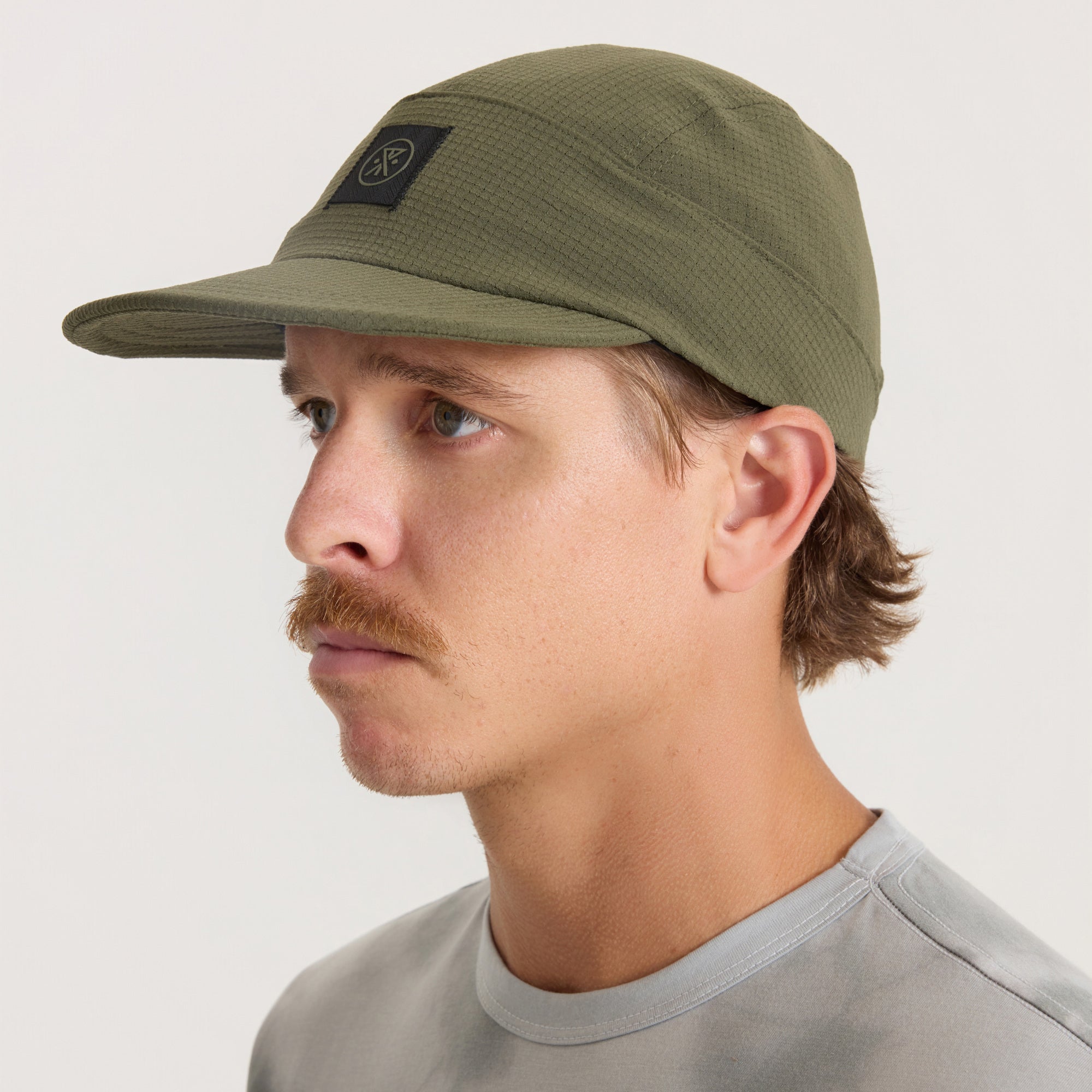 Run Bless Up Camper Strapback Hat in Military – Roark