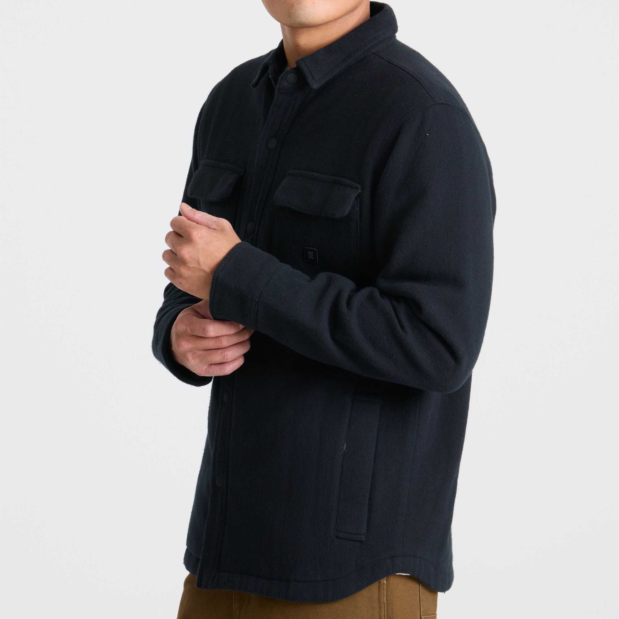 Backwoods Overshirt Jacket in Black – Roark