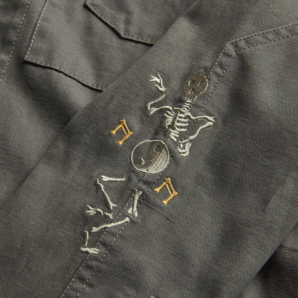 The embroidery of Roark men's Hebrides Unlined Jacket - Charcoal Kampai Big Image - 10