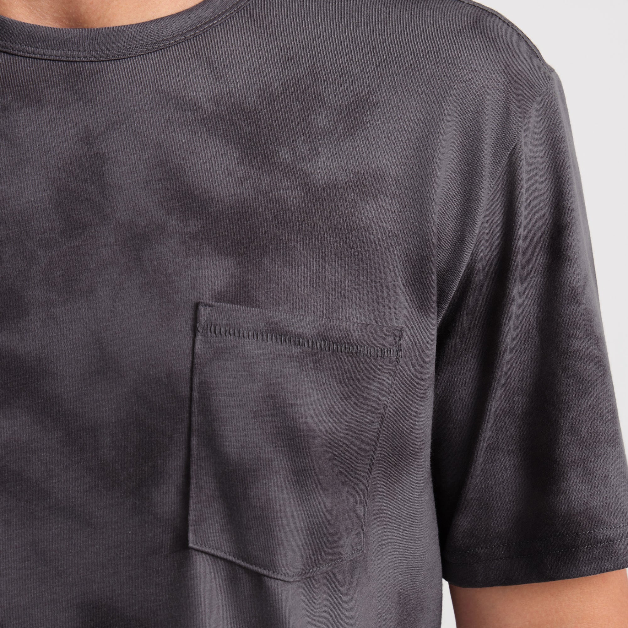 Mathis Active Tie Dye Pocket Short Sleeve Tee in Grey – Roark