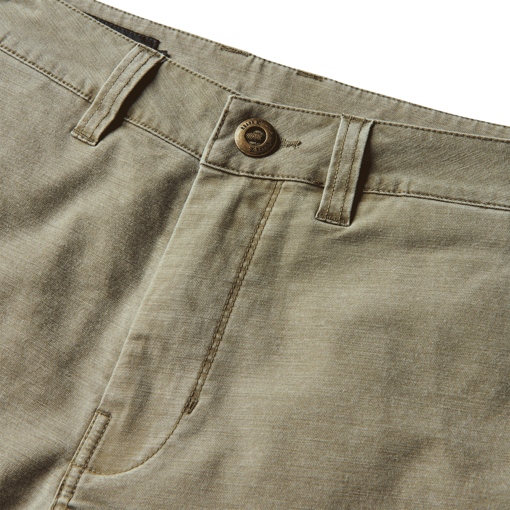 The buckle of Roark men's Porter Wash Shorts 17" - Dusty Green Big Image - 7