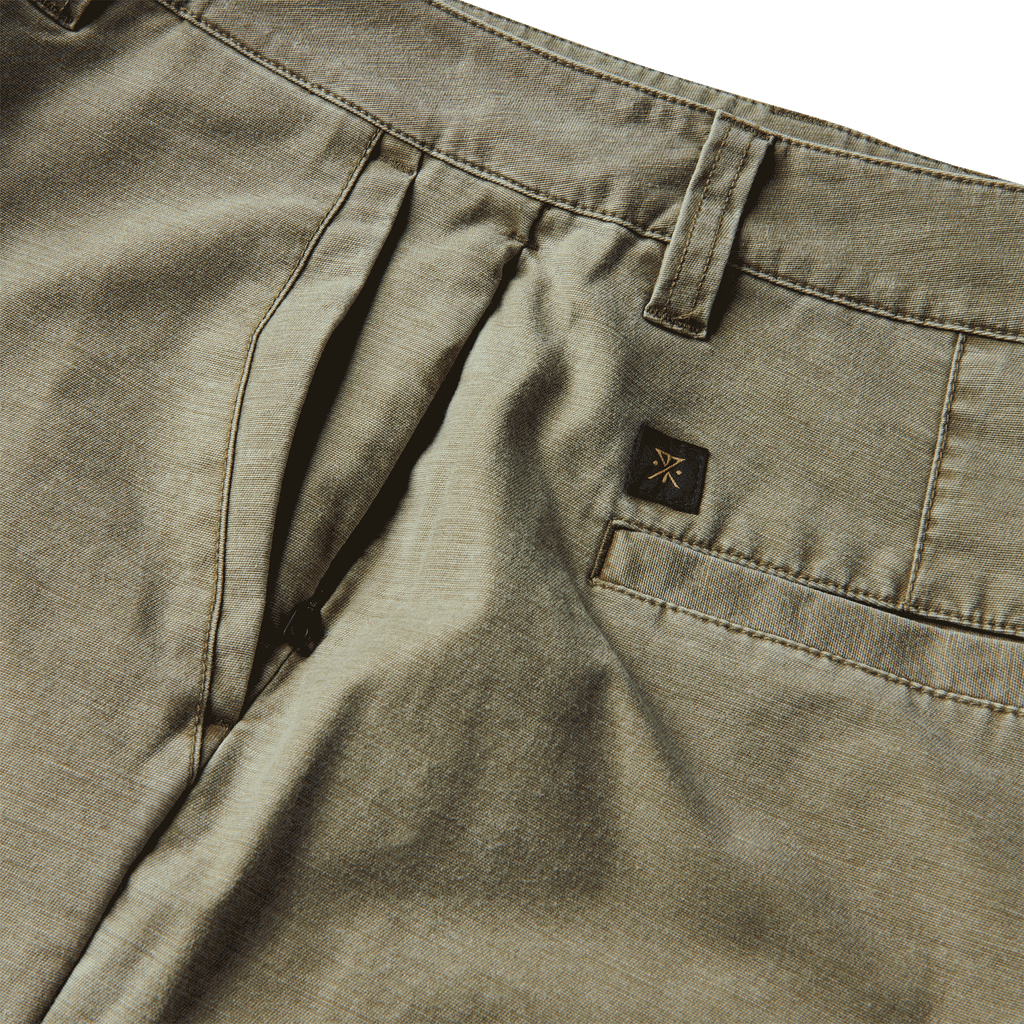 The side pocket of Roark men's Porter Wash Shorts 17" - Dusty Green Big Image - 8