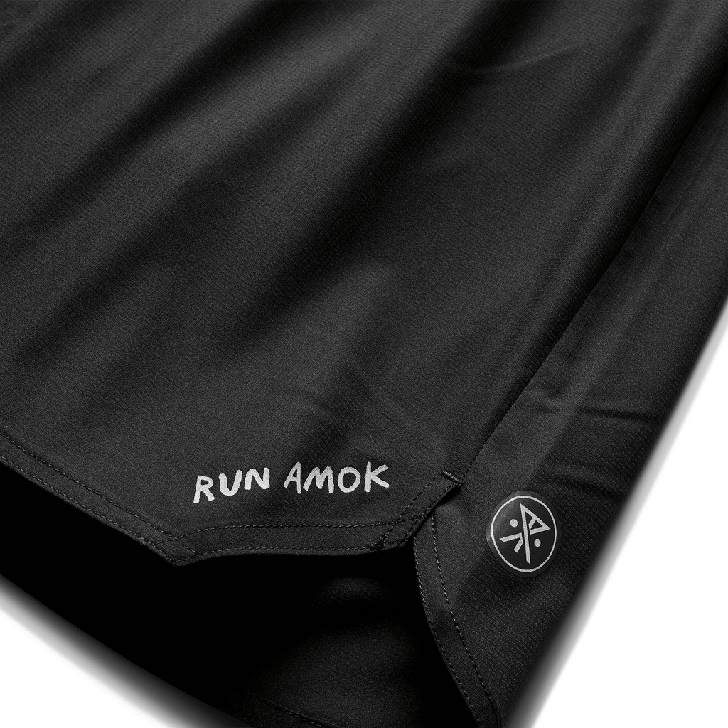 The side of Roark Run Amok's Baja Shorts 5" - Black Big Image - 8
