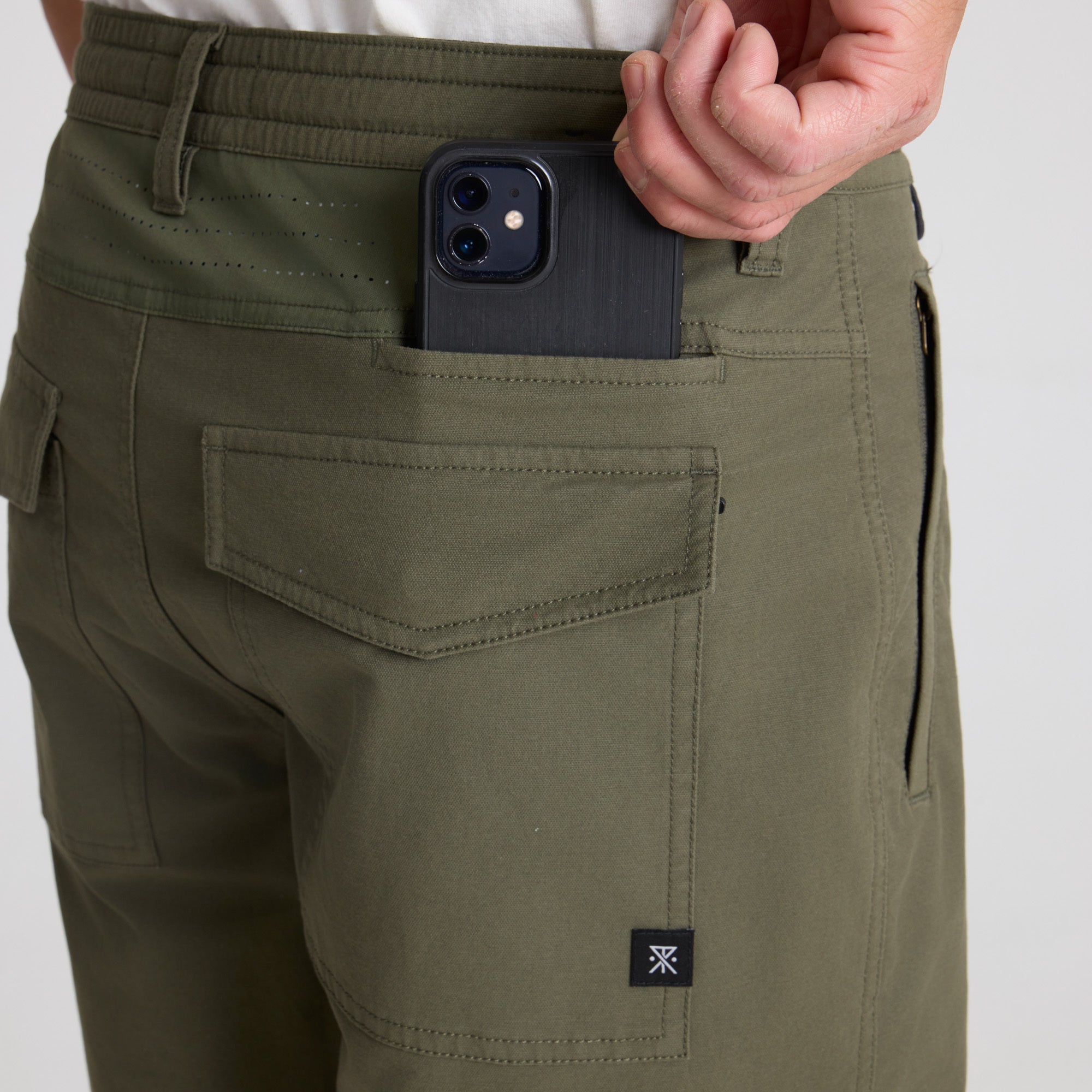 Layover Pro Traveler Pants in Military – Roark
