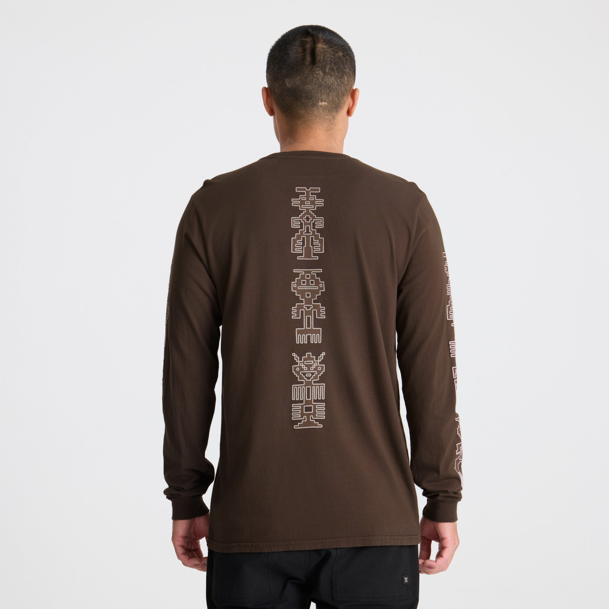 Tomas Premium Long Sleeve Tee in Dark Brown – Roark