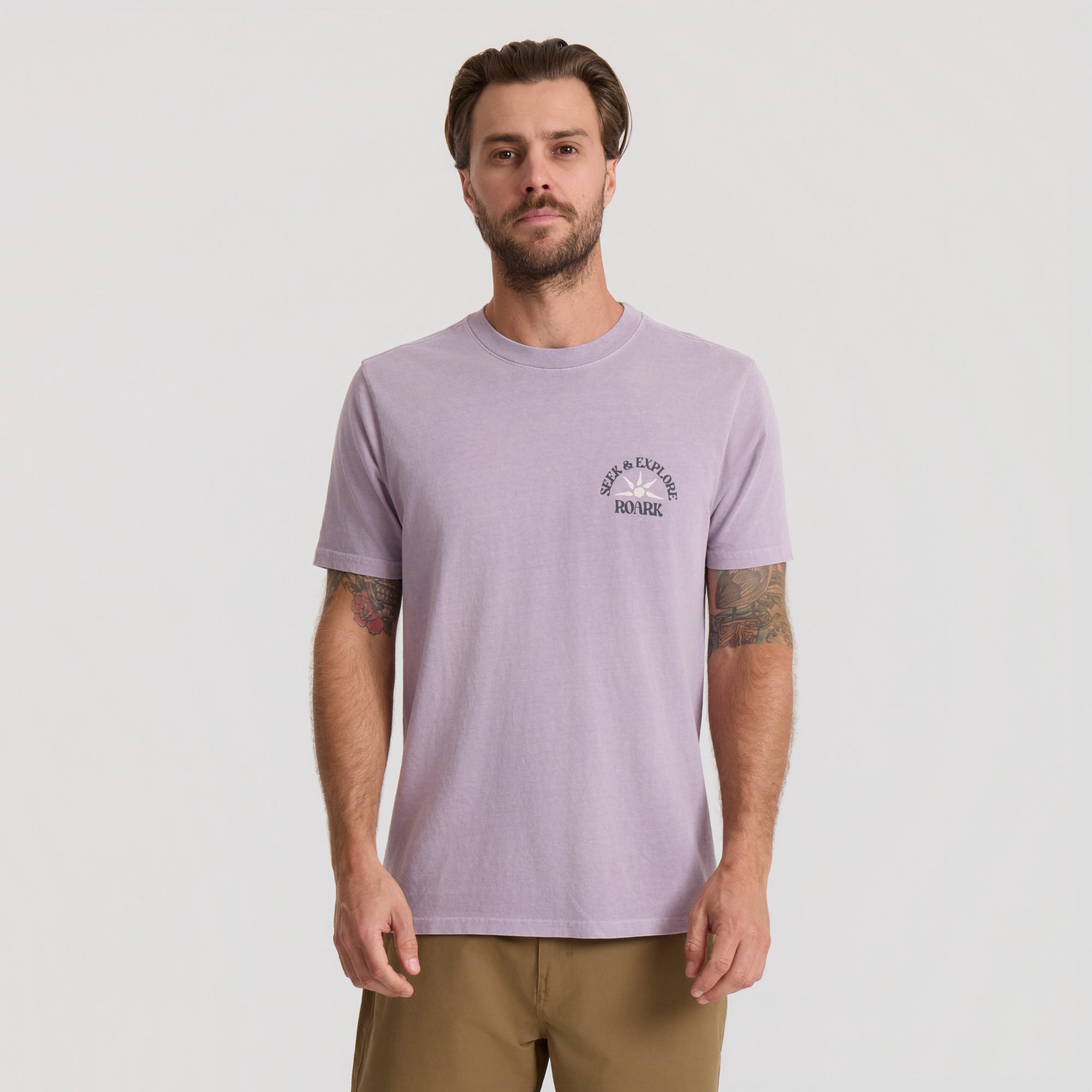新品 SMITH Holt サイズМ Matte Dusty Lilac Seek & Explore Premium Tee in Dusty Lilac – Roark