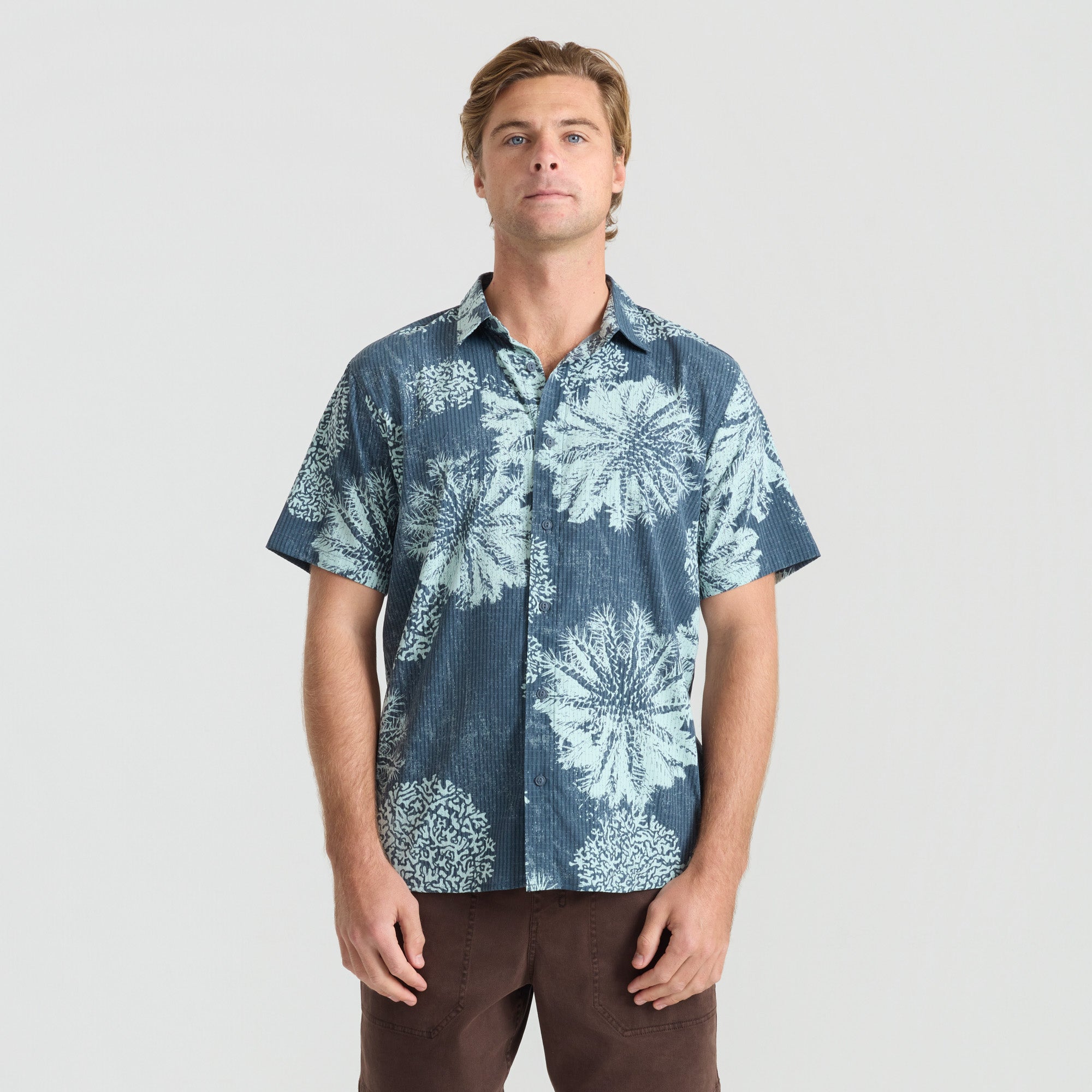 Bless Up Breathable Stretch Shirt in Navy Pukpulko – Roark