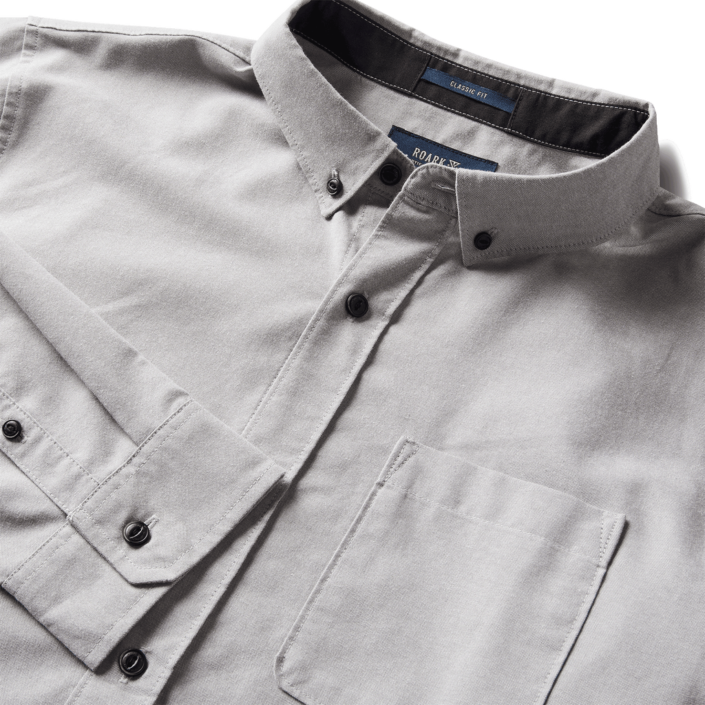 The collar of Roark men's Scholar Long Sleeve Shirt - Smoke Big Image - 7