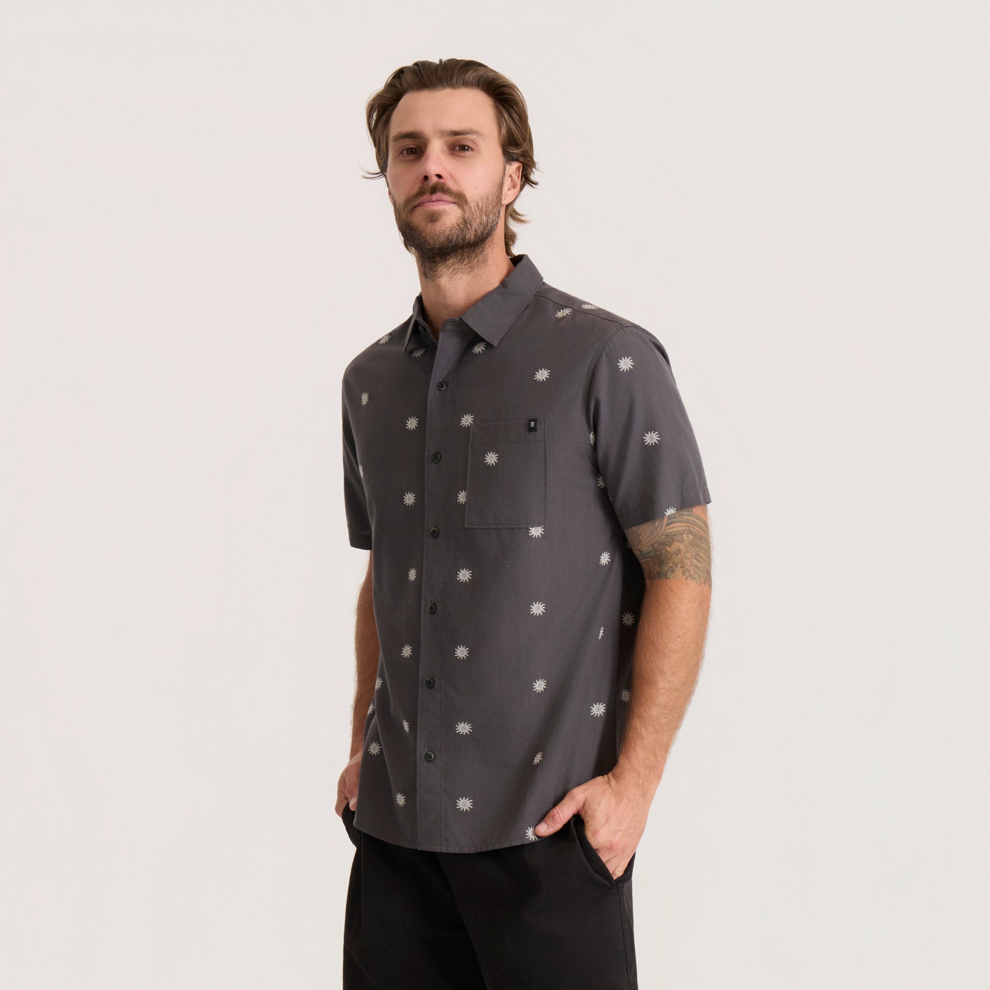 Journey Short Sleeve Button Up Shirt in Charcoal – Roark