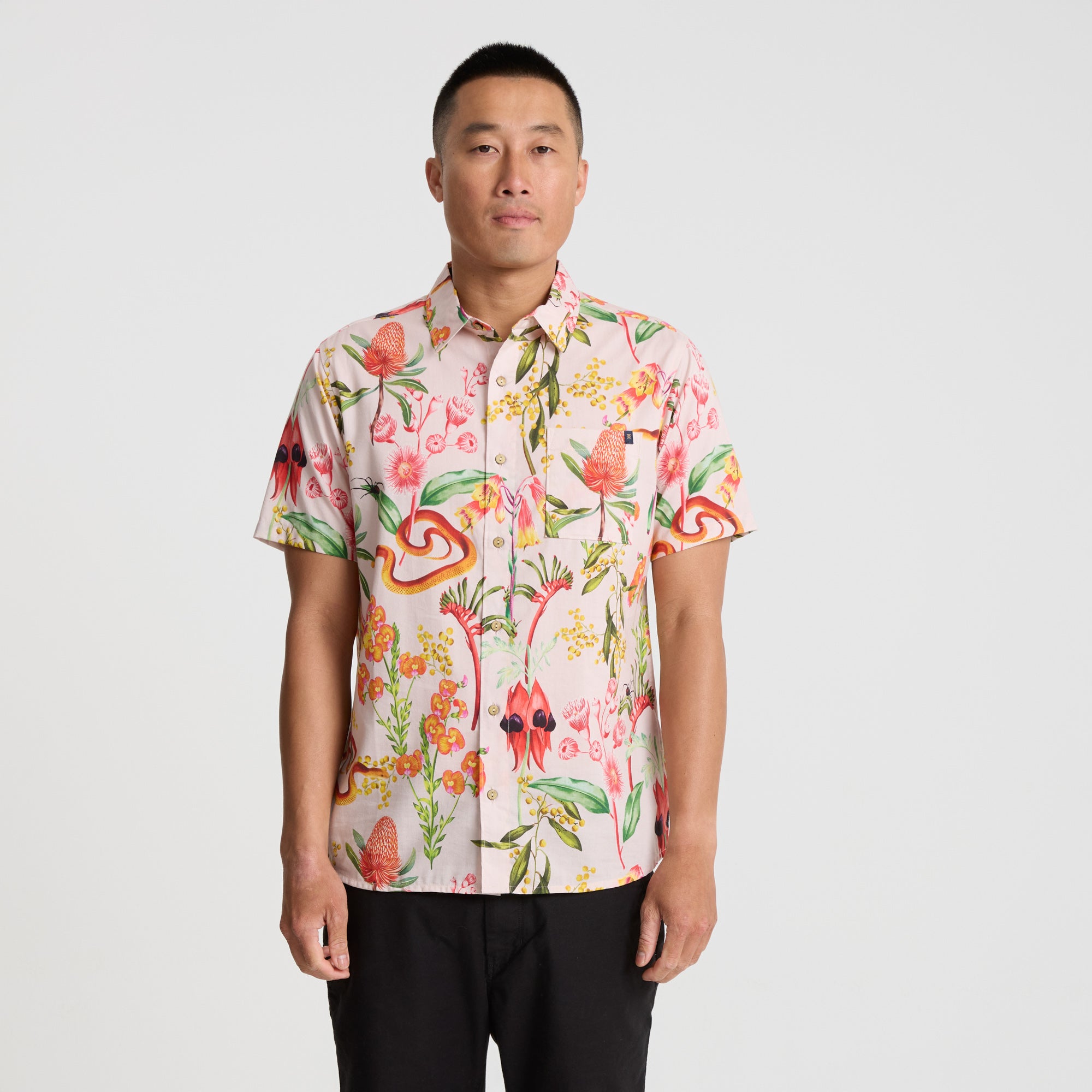 Journey Short Sleeve Button Up Shirt in Dusty Violet – Roark