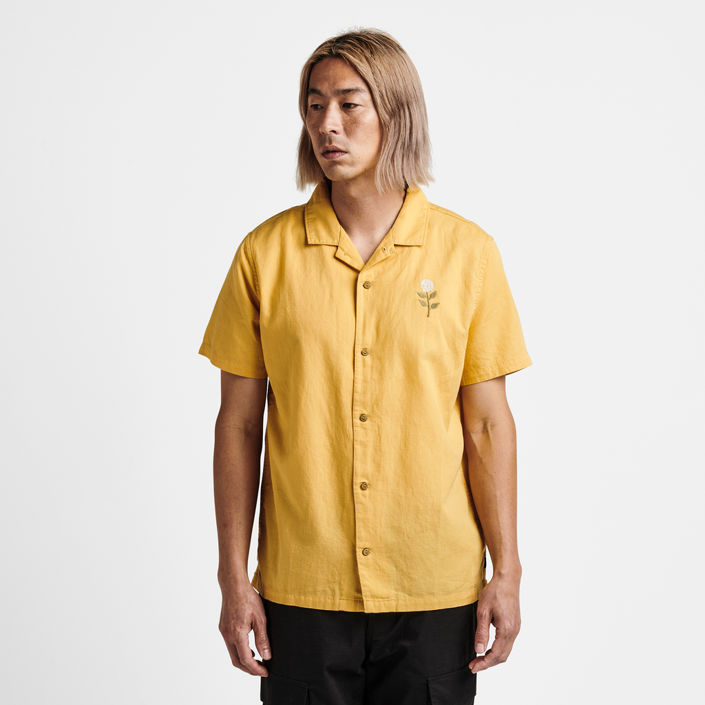 The model of Roark men's Gonzo Camp Collar Shirt - Dusty Gold Kampai Big Image - 2