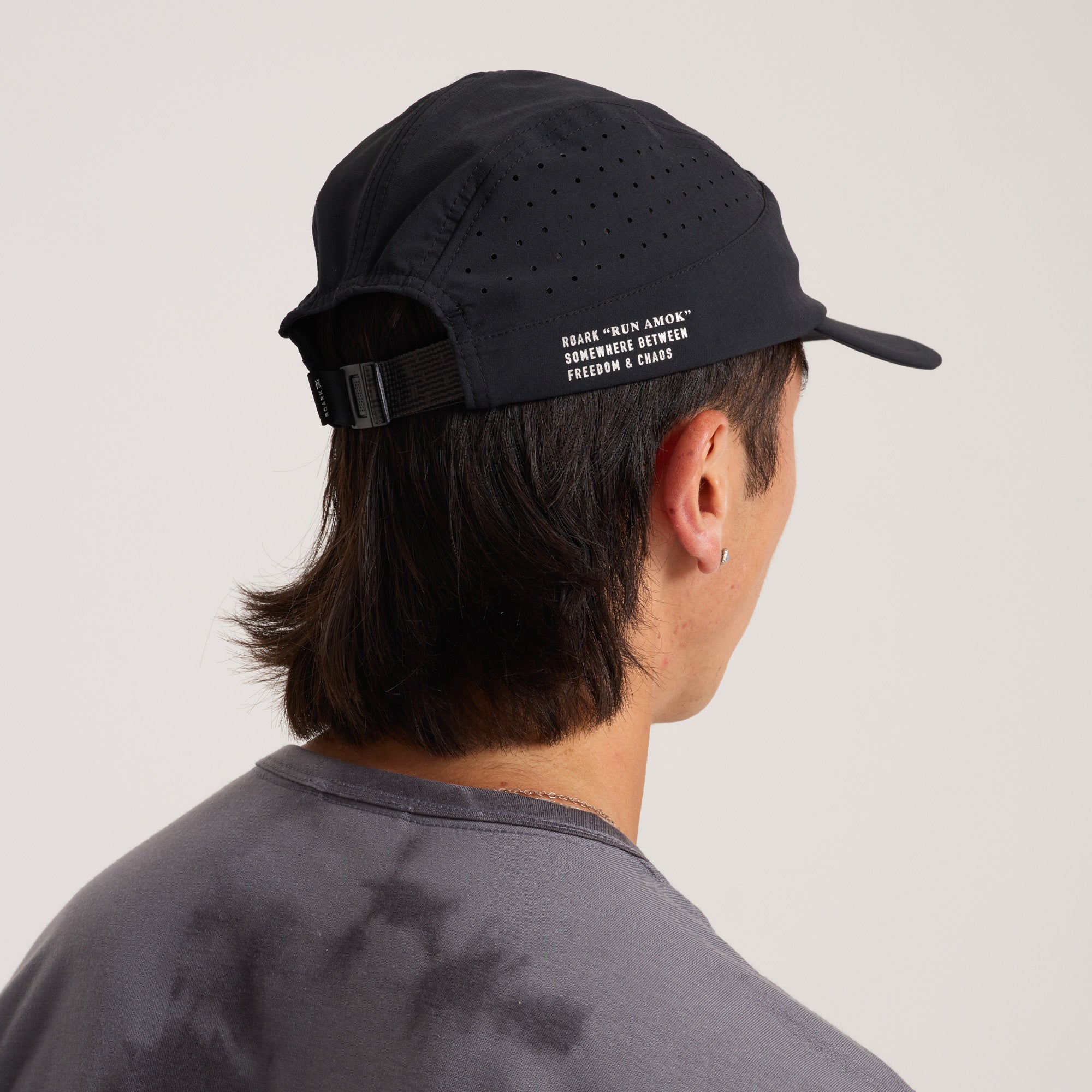 Alta Elite Run Hat Strapback Hat in Black – Roark