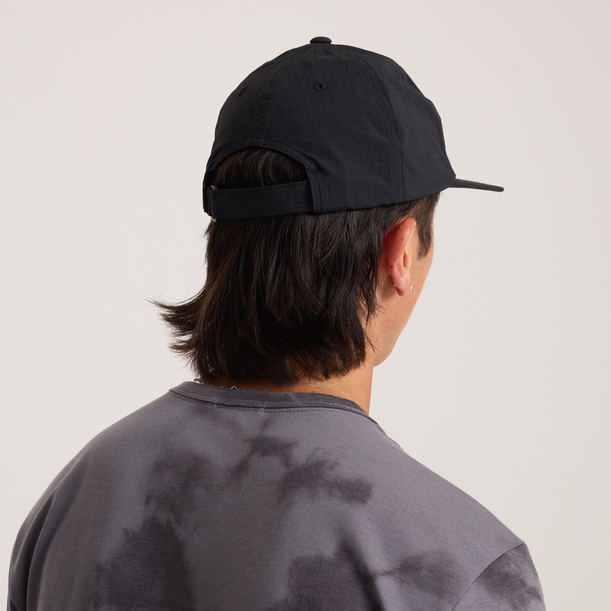 Mathis 5 Panel Strapback Hat in Chaos Black – Roark
