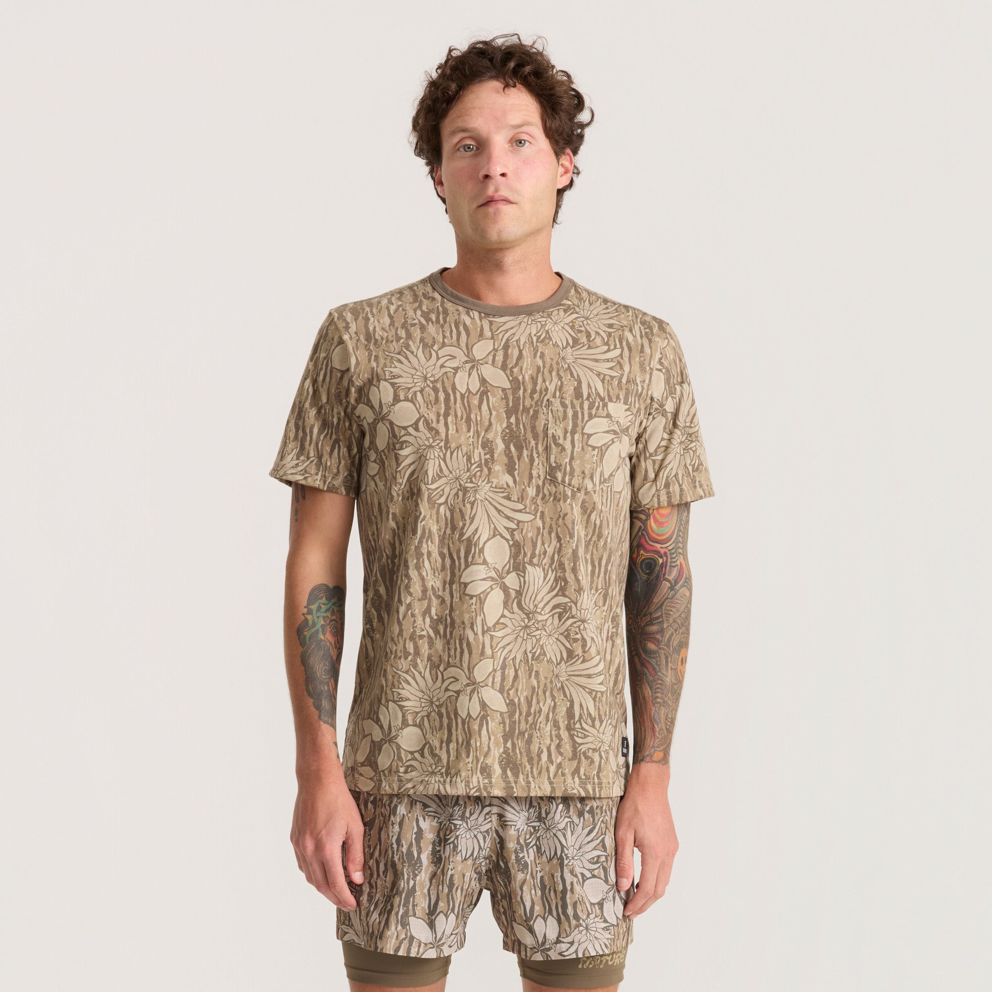 Mathis Active Short Sleeve Tee in Khaki Tie Dye – Roark