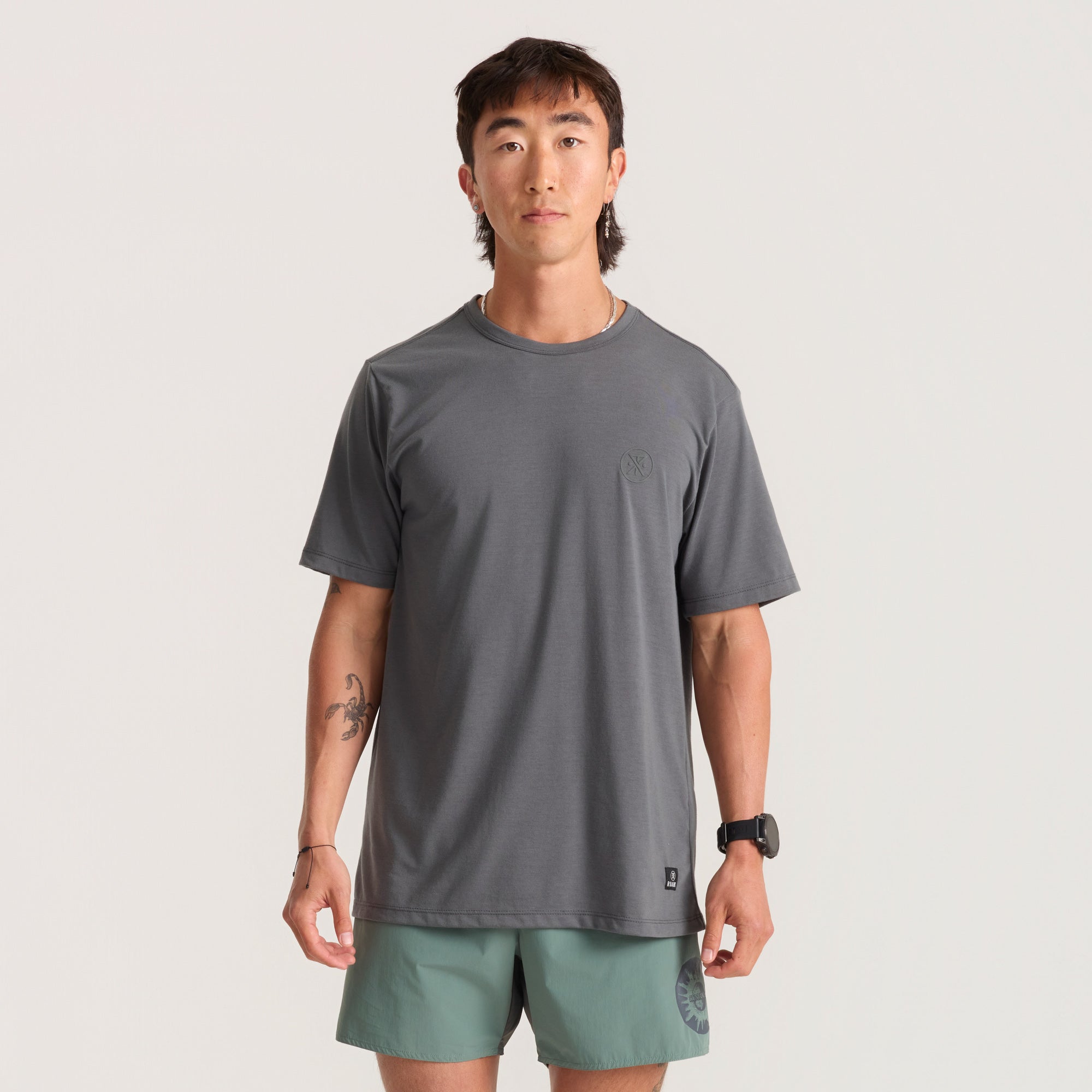 Mathis Active Short Sleeve Tee in Charcoal – Roark