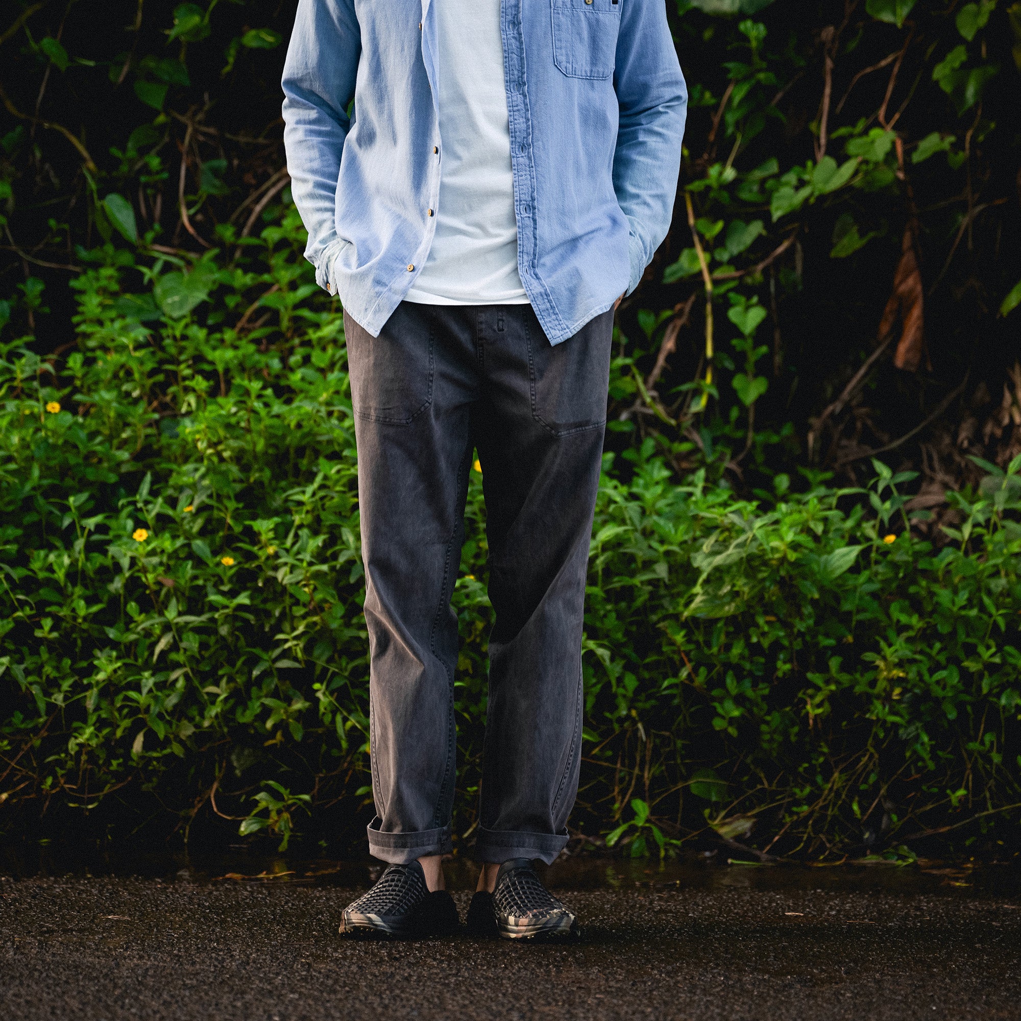 Scholar chambray button-up shirt with denim texture, track detail and pocket, ideal for adventure and travel
