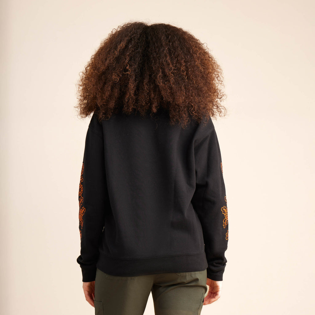 The on body view of Roark women's Hokkaido Fleece Sweatshirt - Black Big Image - 8