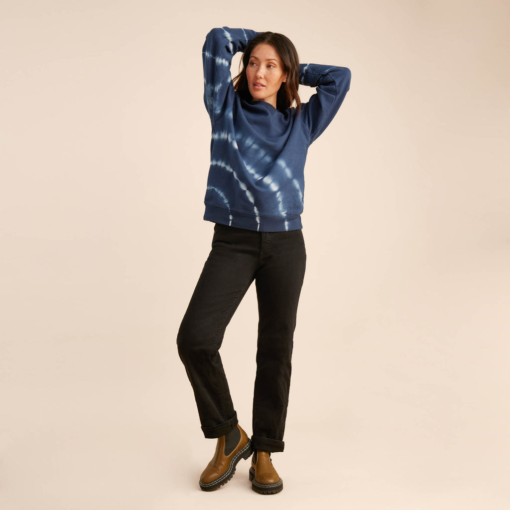 The on body view of Roark women's Shibori Fleece Sweatshirt - Deep Blue Big Image - 3