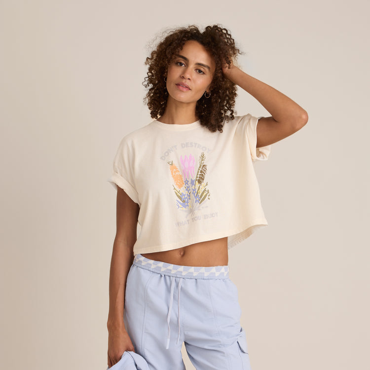 Nature Cropped Boxy Premium Tee in Eggshell – Roark