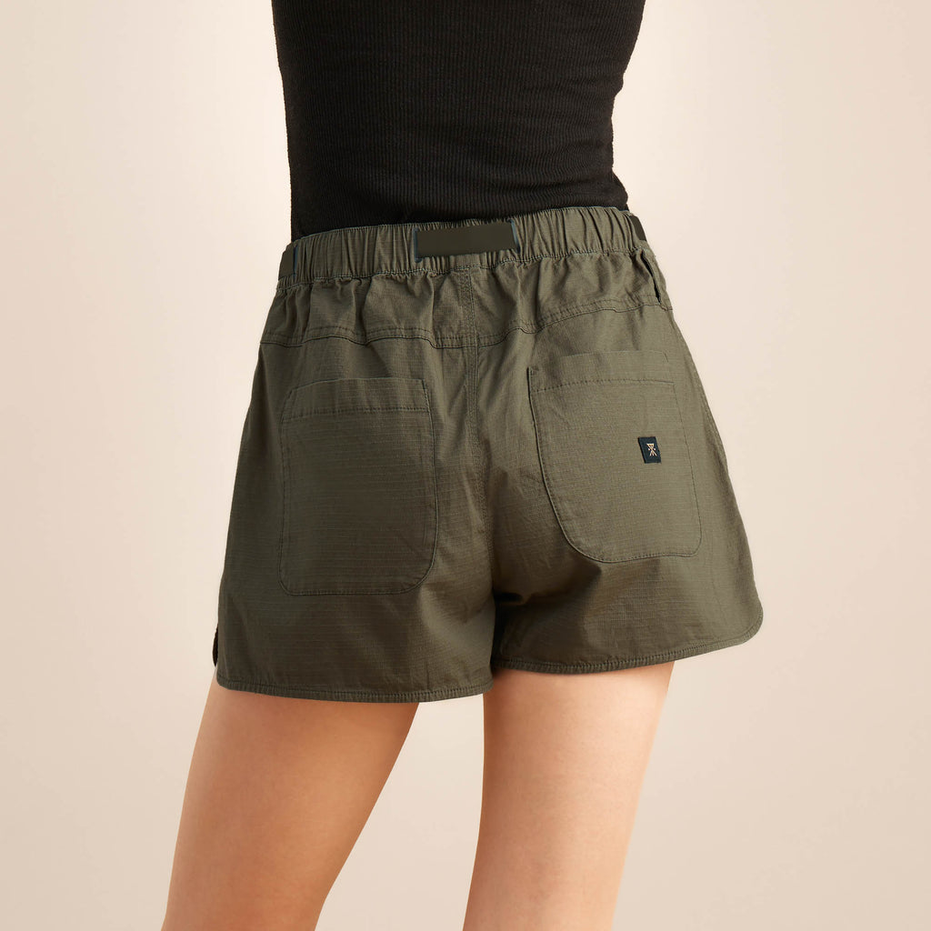 The on body view of Roark women's Campover Shorts 2.5" - Military Big Image - 5