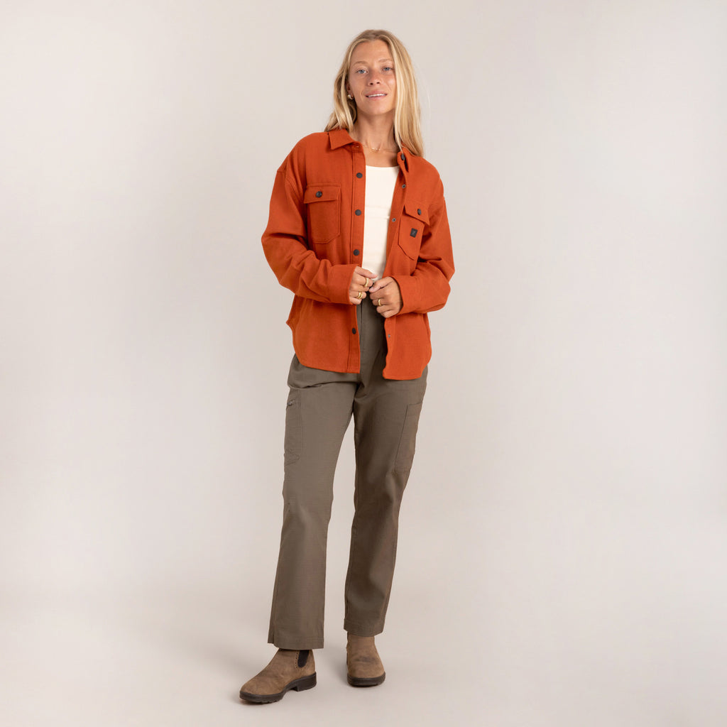 The model of Roark women's Amberley Shirt Jacket - Burnt Sienna Big Image - 8