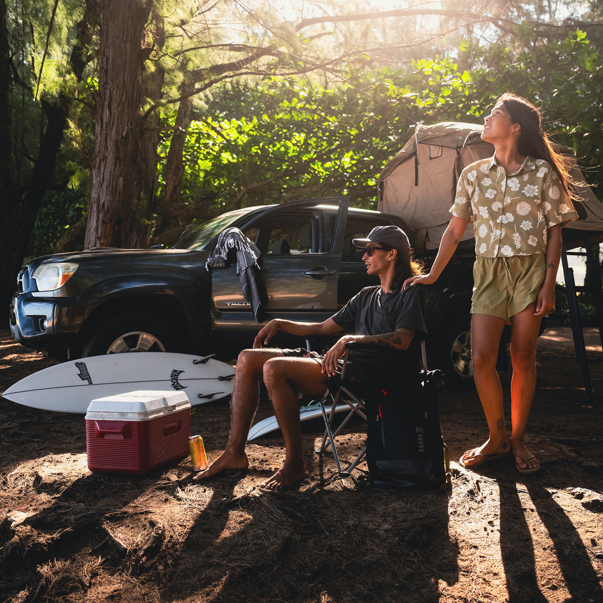 Woman enjoying leisure travel with a stylish bag, embodying the spirit of adventure and freedom, perfect for outdoor explorations.