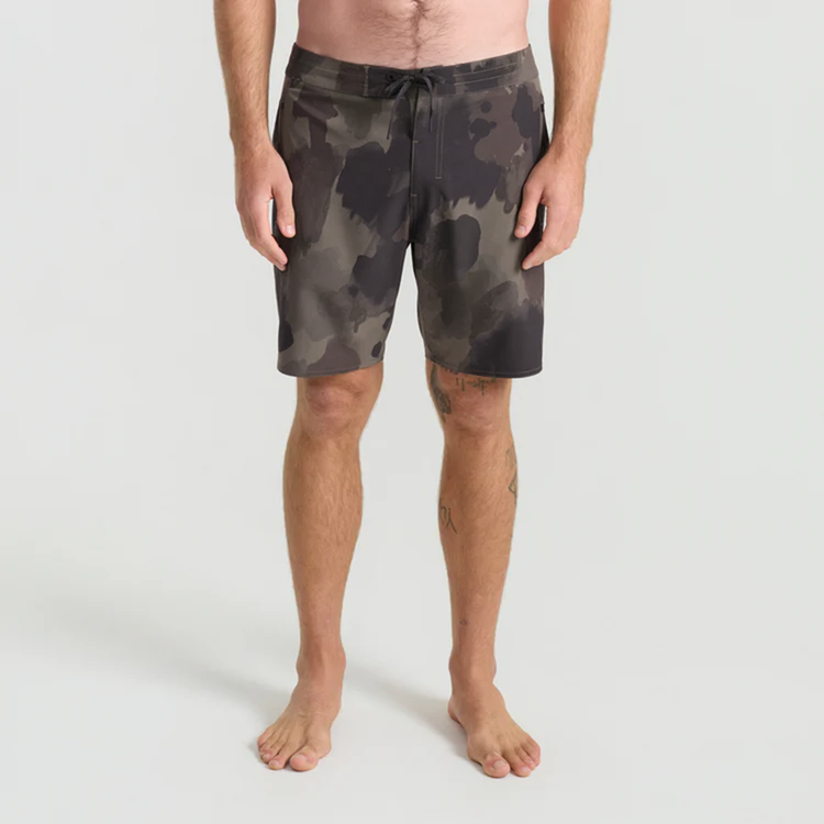 Venture Hybrid Trunk in Camo – Roark