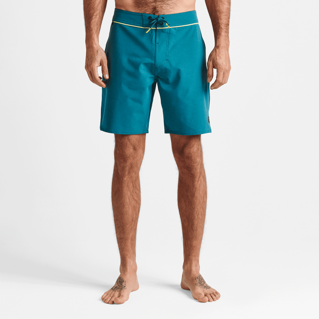 The on body view of Roark's Passage Boardshorts 17" - Hydro Blue Big Image - 2