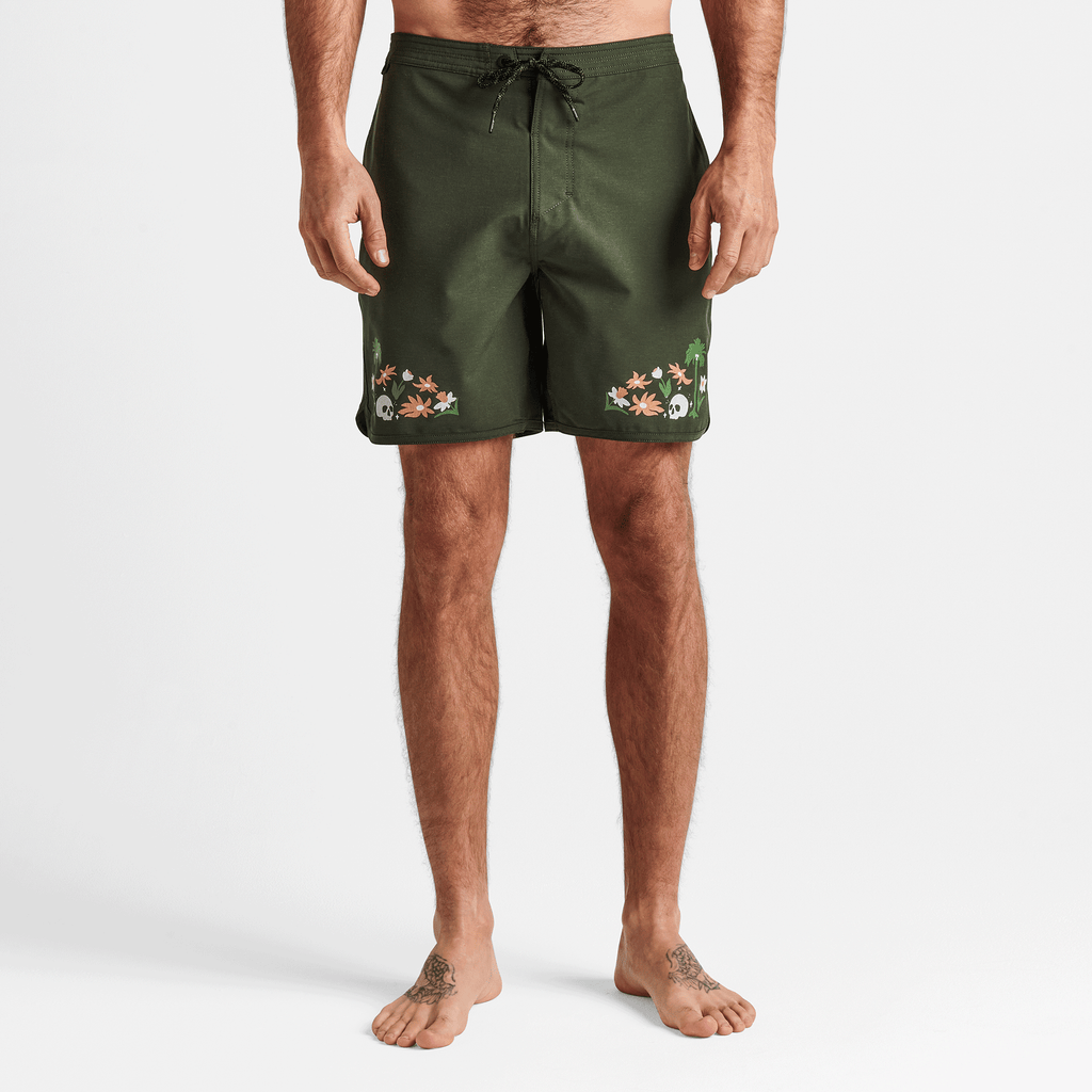 The on body view of Roark's Chiller Boardshorts 17" - Atoll Dark Military Big Image - 2