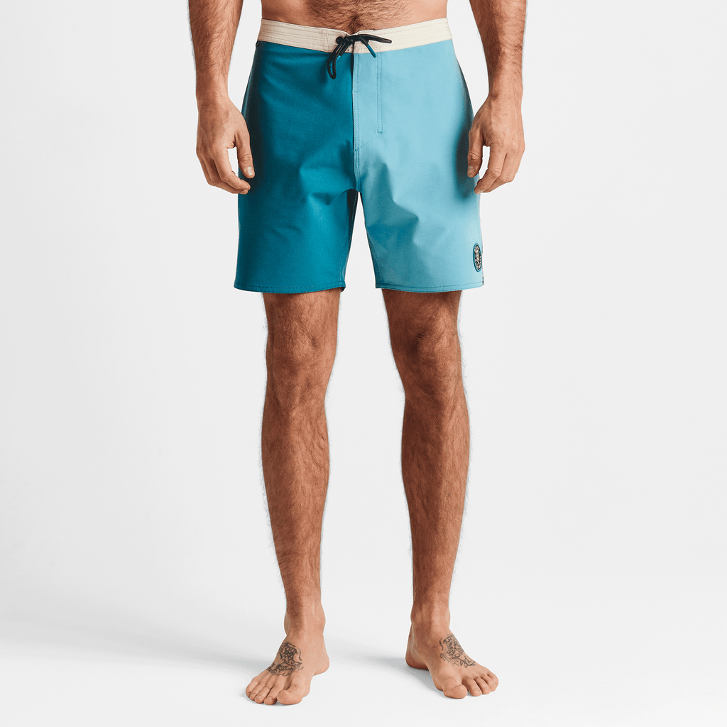 The on body view of Roark's Chiller Boardshorts 17" - Mixtape Blue Big Image - 2