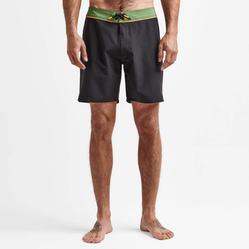 The model view of Roark's Passage Boardshorts 17" - Solid Black Big Image - 2