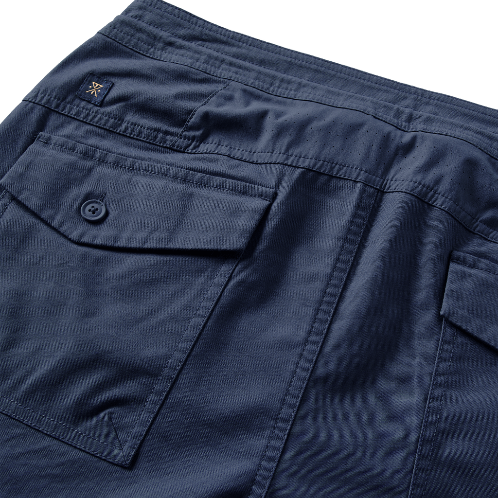 The back pockets of Roark's Layover 2.0 Pants - Dark Navy 2 Big Image - 9