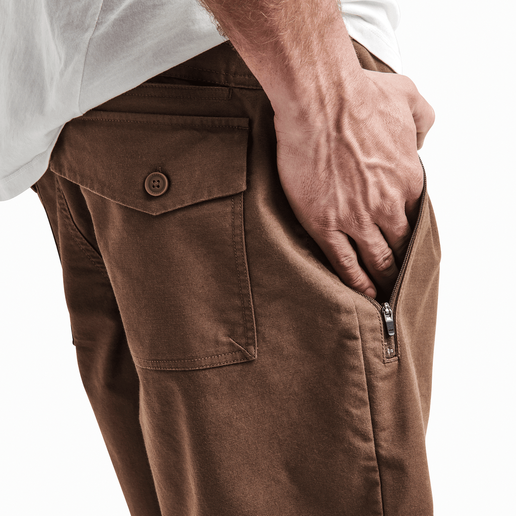 The model of Roark's Layover Shorts 19" - Brown Big Image - 5