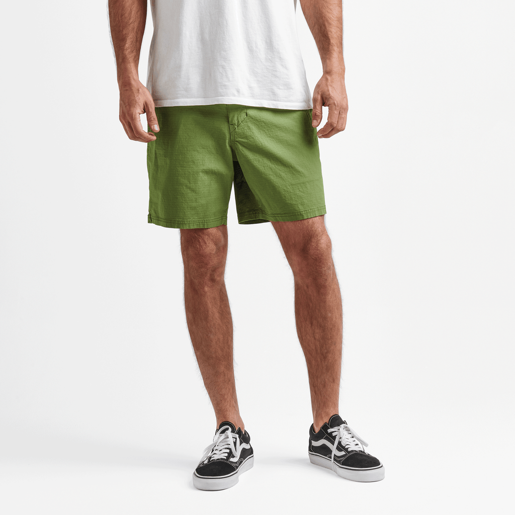 The on body view of Roark's Campover Shorts 17" - Jungle Green Big Image - 2