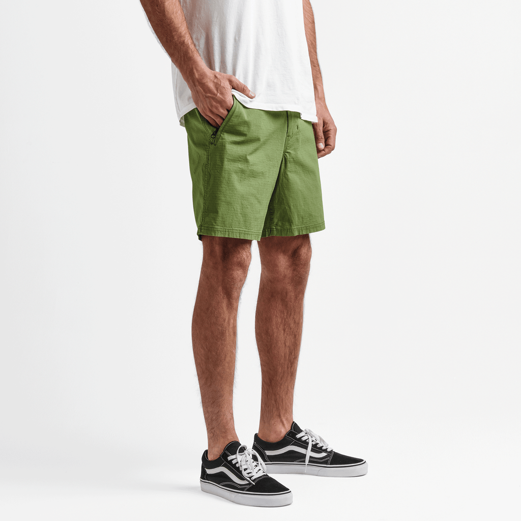 The on body view of Roark's Campover Shorts 17" - Jungle Green Big Image - 4