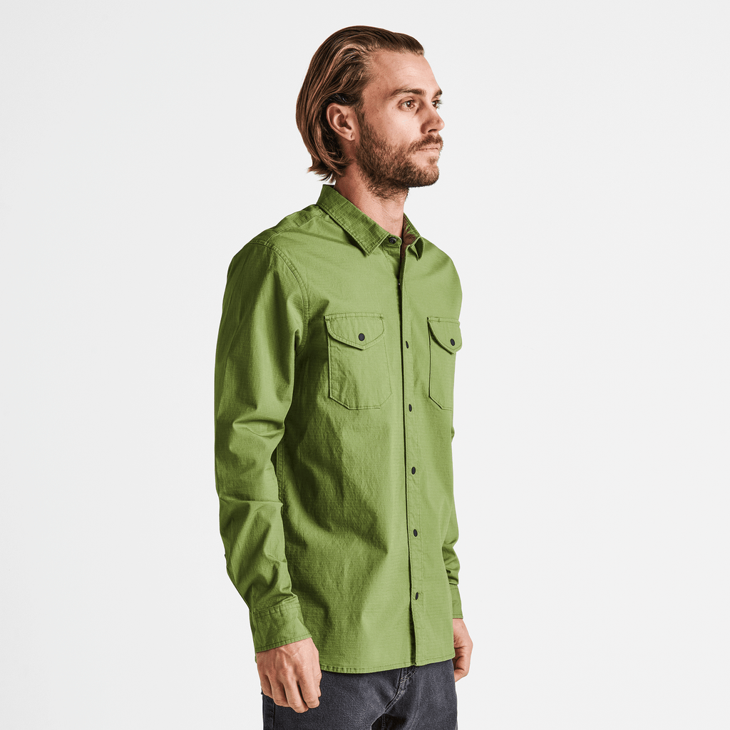 The on body view of Roark's Campover Shirt - Jungle Green Big Image - 3
