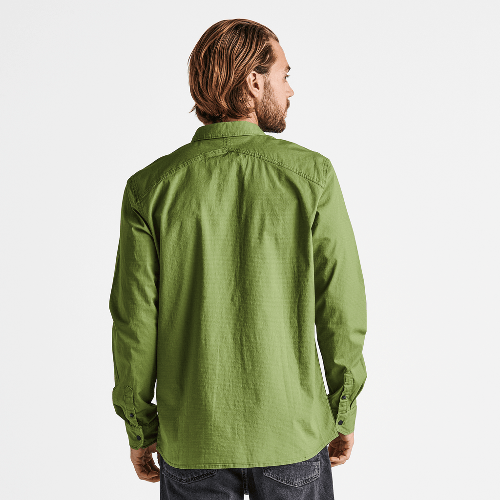 The on body view of Roark's Campover Shirt - Jungle Green Big Image - 4
